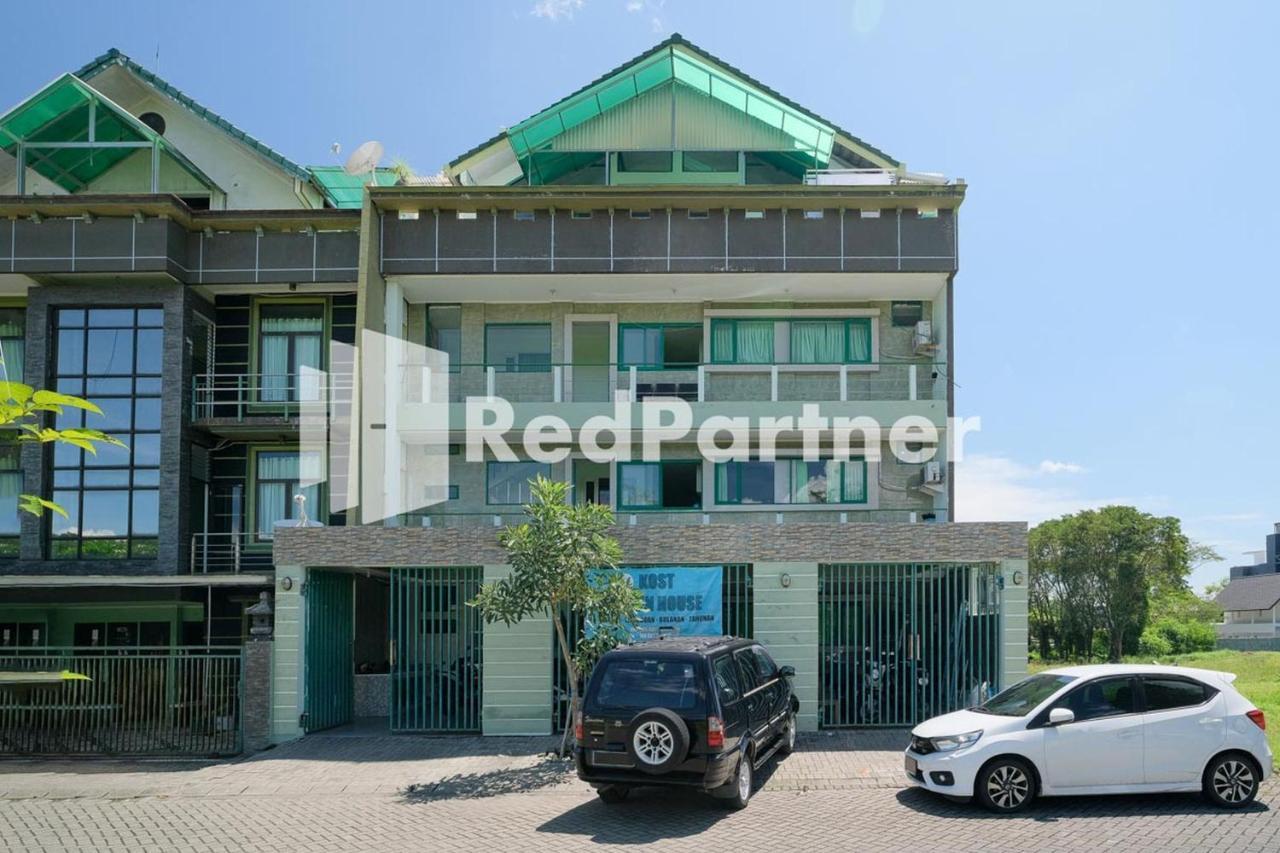 Pondok Hijau Syariah Mitra Reddoorz At Citraland سورابايا المظهر الخارجي الصورة