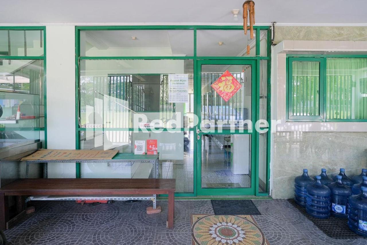 Pondok Hijau Syariah Mitra Reddoorz At Citraland سورابايا المظهر الخارجي الصورة