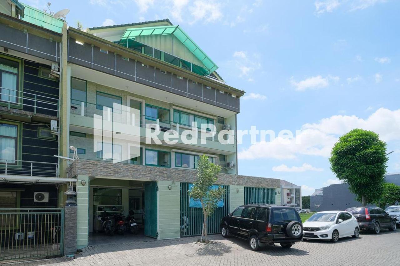 Pondok Hijau Syariah Mitra Reddoorz At Citraland سورابايا المظهر الخارجي الصورة